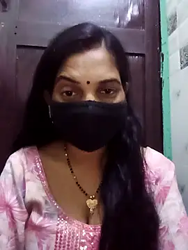 Snapshot of Payal-001 chatting on 10.29.25 Payal-001 online show from 10.29.25