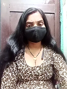 Snapshot of Payal-001 chatting on 11.23.25 Payal-001 online show from 11.23.25