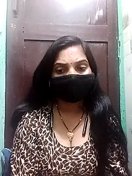 Snapshot of Payal-001 chatting on 11.28.25 Payal-001 online show from 11.28.25