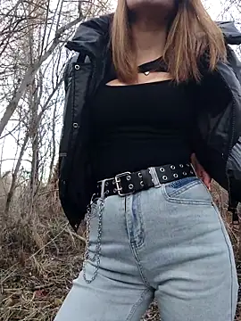 Snapshot of YOOUR_EVAA chatting on 11.15.25 YOOUR EVAA online show from 11.15.25