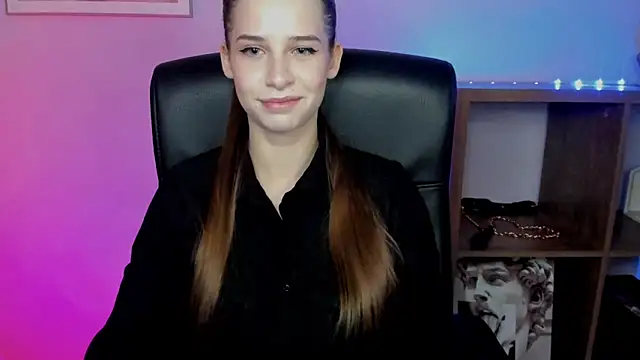 LuxMaya online show from 12.19.25