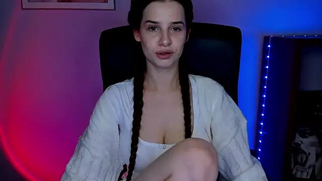 LuxMaya online show from 02.25.26