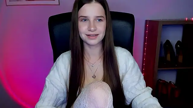 LuxMaya online show from 06.11.26