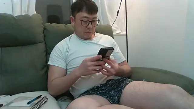 Snapshot of KaylanBMB chatting on 03.21.26 KaylanBMB online show from 03.21.26