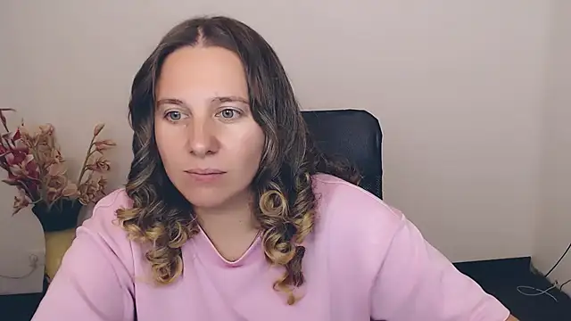 Snapshot of Darklure_ chatting on 09.14.25 Darklure  online show from 09.14.25