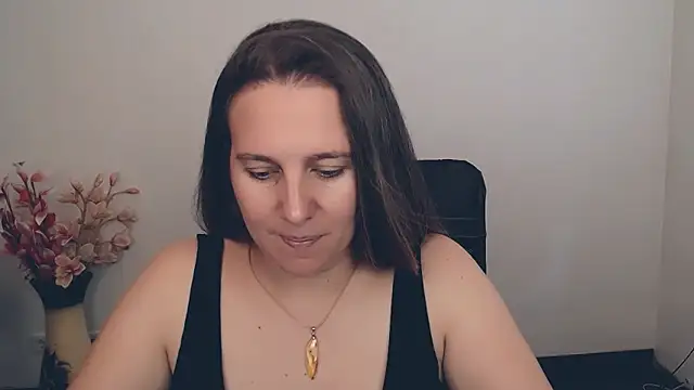 Snapshot of Darklure_ chatting on 09.16.25 Darklure  online show from 09.16.25