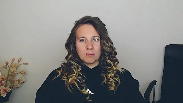 Snapshot of Darklure_ chatting on 09.29.25 Darklure  online show from 09.29.25