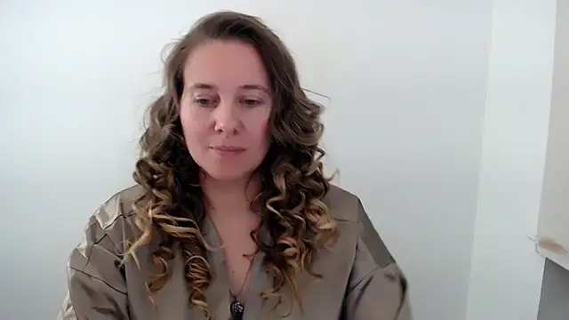 Snapshot of Darklure_ chatting on 10.04.25 Darklure  online show from 10.04.25