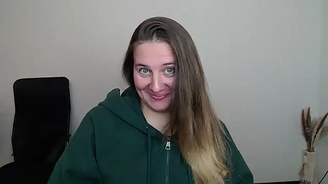 Snapshot of Darklure_ chatting on 10.17.25 Darklure  online show from 10.17.25