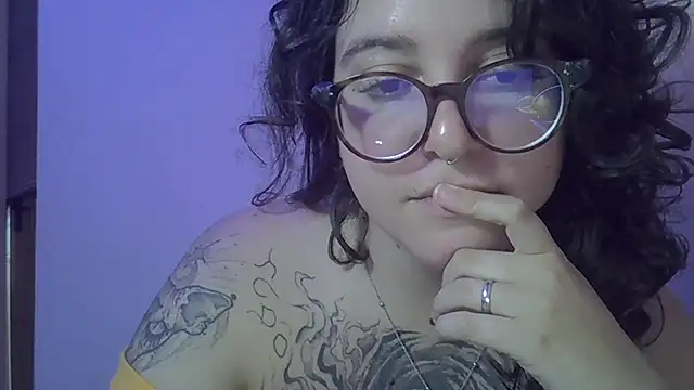 Snapshot of Blue_Liz chatting on 09.08.25 Blue Liz online show from 09.08.25