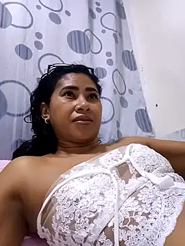 Snapshot of PERLA_BLACK_ chatting on 10.13.25 PERLA BLACK online show from 10.13.25