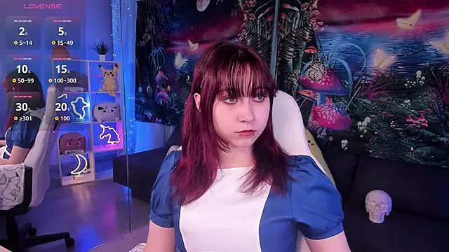 Snapshot of ClaraParks chatting on 10.29.25 ClaraParks online show from 10.29.25