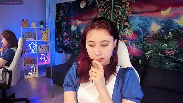 Snapshot of ClaraParks chatting on 10.30.25 ClaraParks online show from 10.30.25