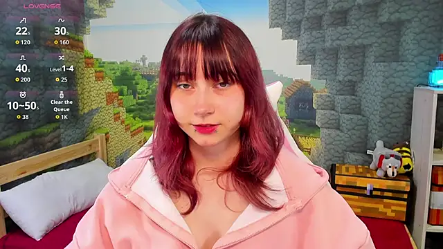 Snapshot of ClaraParks chatting on 11.28.25 ClaraParks online show from 11.28.25