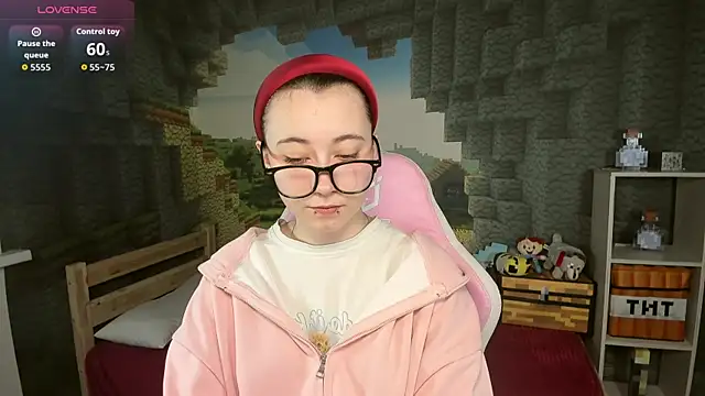 Snapshot of ClaraParks chatting on 01.05.26 ClaraParks online show from 01.05.26