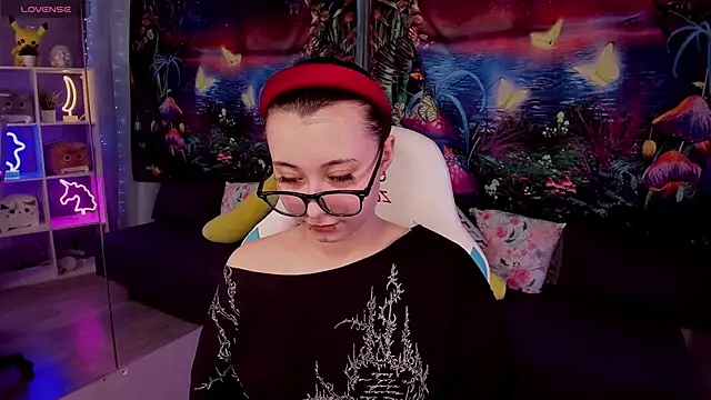 Snapshot of ClaraParks chatting on 03.07.26 ClaraParks online show from 03.07.26