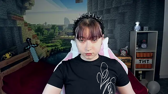 Snapshot of ClaraParks chatting on 03.25.26 ClaraParks online show from 03.25.26