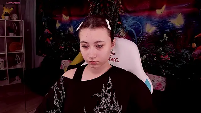 Snapshot of ClaraParks chatting on 03.26.26 ClaraParks online show from 03.26.26