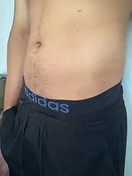 Snapshot of ErickGuz24k chatting on 12.15.25 ErickGuz24k online show from 12.15.25