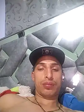 Snapshot of Dani22cmhot chatting on 12.04.25 Dani22cmhot online show from 12.04.25