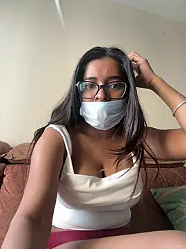 Snapshot of desitease chatting on 02.18.26 desitease online show from 02.18.26