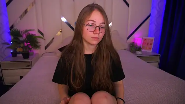 Snapshot of ArrinaWairr chatting on 11.03.25 ArrinaWairr online show from 11.03.25