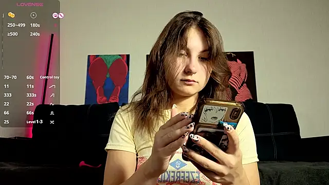 TrixiBell online show from 10.18.25