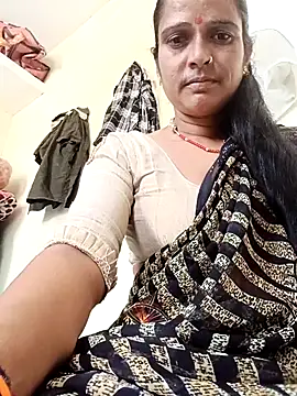 Snapshot of Cutreet chatting on 09.15.25 Cutreet online show from 09.15.25