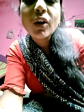 Snapshot of Cutreet chatting on 09.18.25 Cutreet online show from 09.18.25