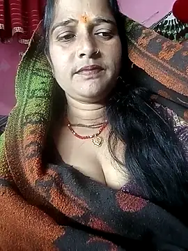 Snapshot of Cutreet chatting on 12.17.25 Cutreet online show from 12.17.25