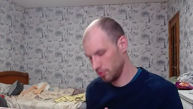 Snapshot of hangryf chatting on 12.04.25 hangryf online show from 12.04.25