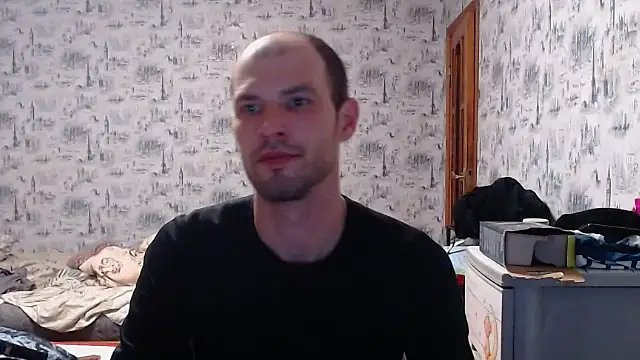 Snapshot of hangryf chatting on 12.18.25 hangryf online show from 12.18.25