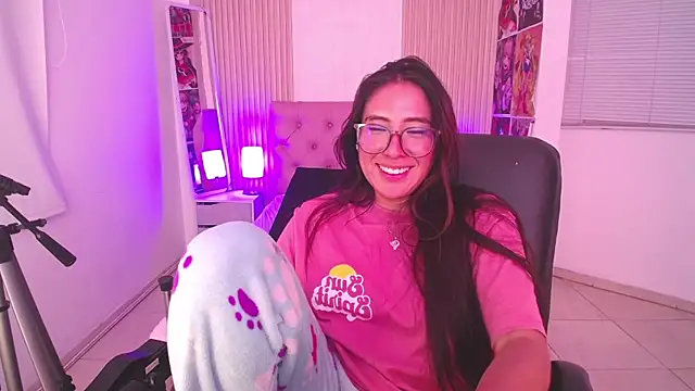 Snapshot of Bonnali_lune chatting on 10.12.25 Bonnali lune online show from 10.12.25