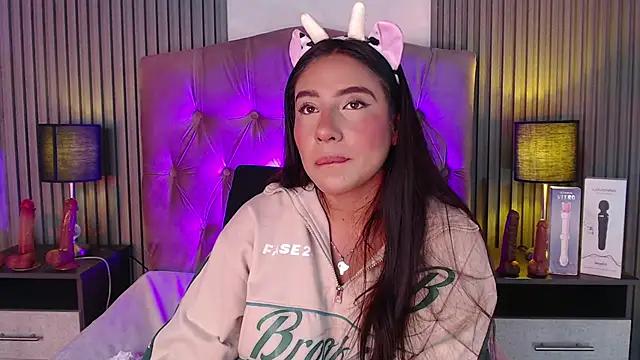 Snapshot of Bonnali_lune chatting on 10.21.25 Bonnali lune online show from 10.21.25