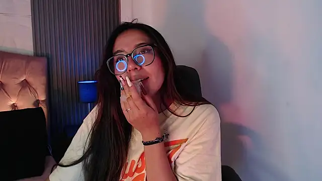 Snapshot of Bonnali_lune chatting on 11.01.25 Bonnali lune online show from 11.01.25