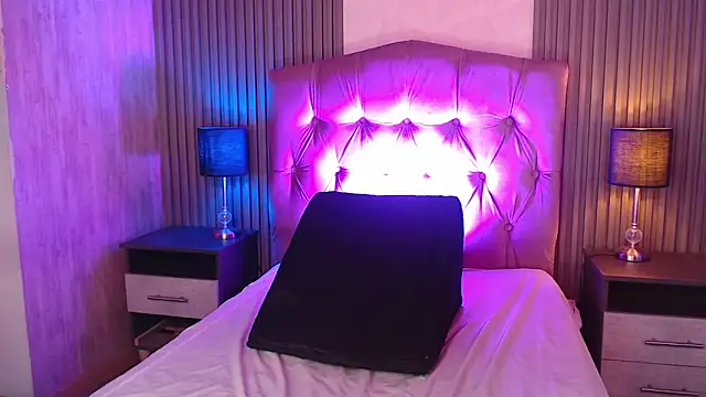 Bonnali lune online show from 02.12.26