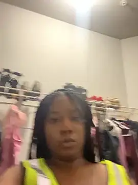 Snapshot of MsSuperWettt chatting on 09.25.25 MsSuperWettt online show from 09.25.25