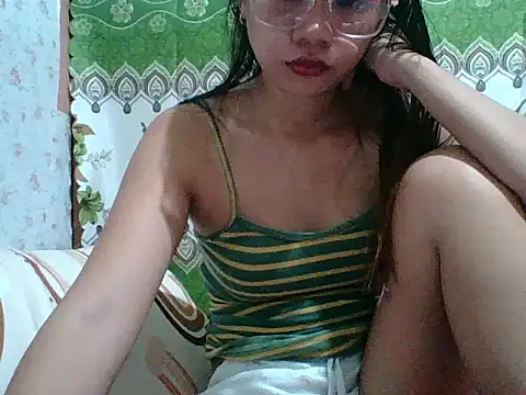 Snapshot of Sweet_Gera21 chatting on 09.12.25 Sweet Gera21 online show from 09.12.25