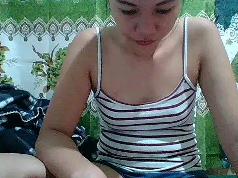 Snapshot of Sweet_Gera21 chatting on 11.13.25 Sweet Gera21 online show from 11.13.25