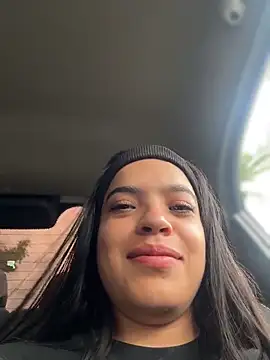 JuanitaMore01 online show from 05.20.26