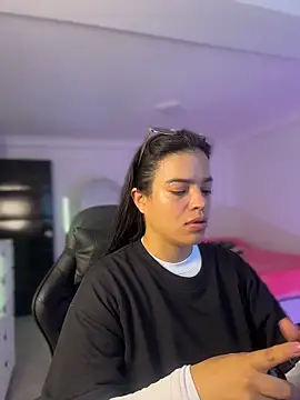 JuanitaMore01 online show from 05.29.26