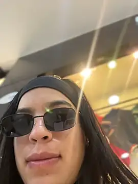 JuanitaMore01 online show from 06.30.26