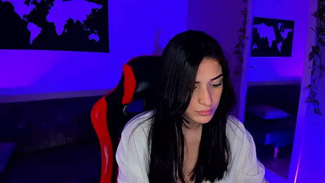 Snapshot of ZoeValencia1 chatting on 10.25.25 ZoeValencia1 online show from 10.25.25