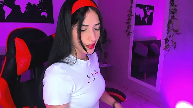 Snapshot of ZoeValencia1 chatting on 02.03.26 ZoeValencia1 online show from 02.03.26