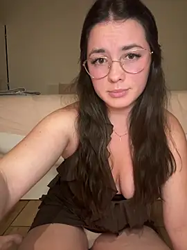 Snapshot of liloush__ chatting on 06.26.26 liloush online show from 06.26.26