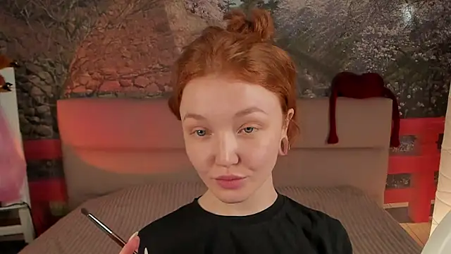 Snapshot of EmyRosaly chatting on 11.28.25 EmyRosaly online show from 11.28.25