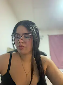 Snapshot of Valentina2390 chatting on 06.29.26 Valentina2390 online show from 06.29.26