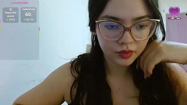Snapshot of Valentina2390 chatting on 08.01.26 Valentina2390 online show from 08.01.26