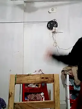 Snapshot of Nusrat-N chatting on 12.17.25 Nusrat-N online show from 12.17.25