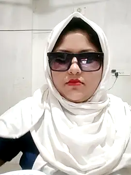 Snapshot of Nusrat-N chatting on 02.24.26 Nusrat-N online show from 02.24.26